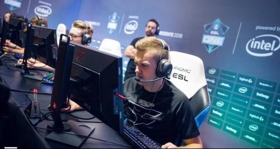 凭借詹姆斯 凭借詹姆斯