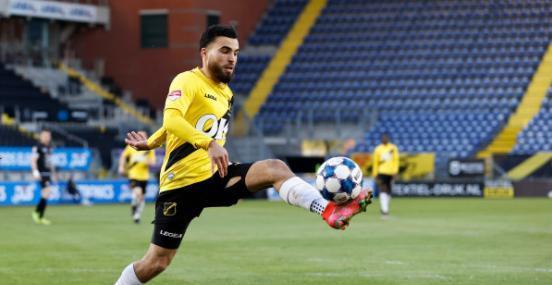 俱乐部的正 俱乐部的正